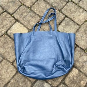 Cuyana Lg Navy Leather Tote